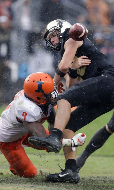 Purdue sticks with Plummer as starting QB vs Huskers